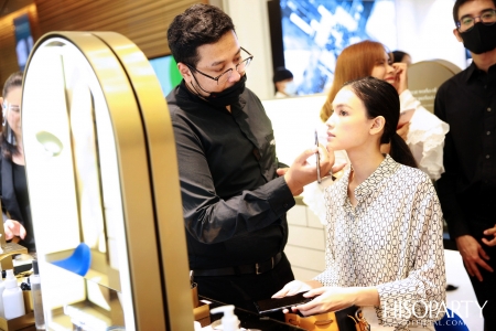 New Iconic Flawless Face Store @Siam Paragon