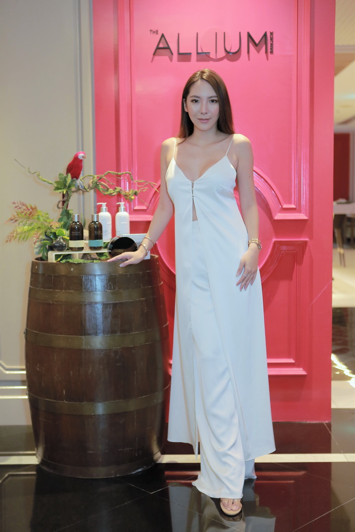 THANN x CANITT เผยเทคนิคเลือกเสื้อผ้าเสริมบุคลิก พร้อมอวดผิวสวยสุขภาพดีกับ THANN