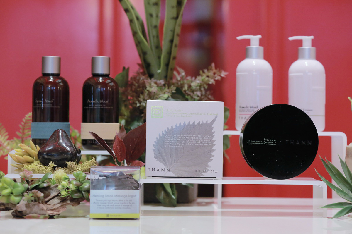 THANN x CANITT เผยเทคนิคเลือกเสื้อผ้าเสริมบุคลิก พร้อมอวดผิวสวยสุขภาพดีกับ THANN