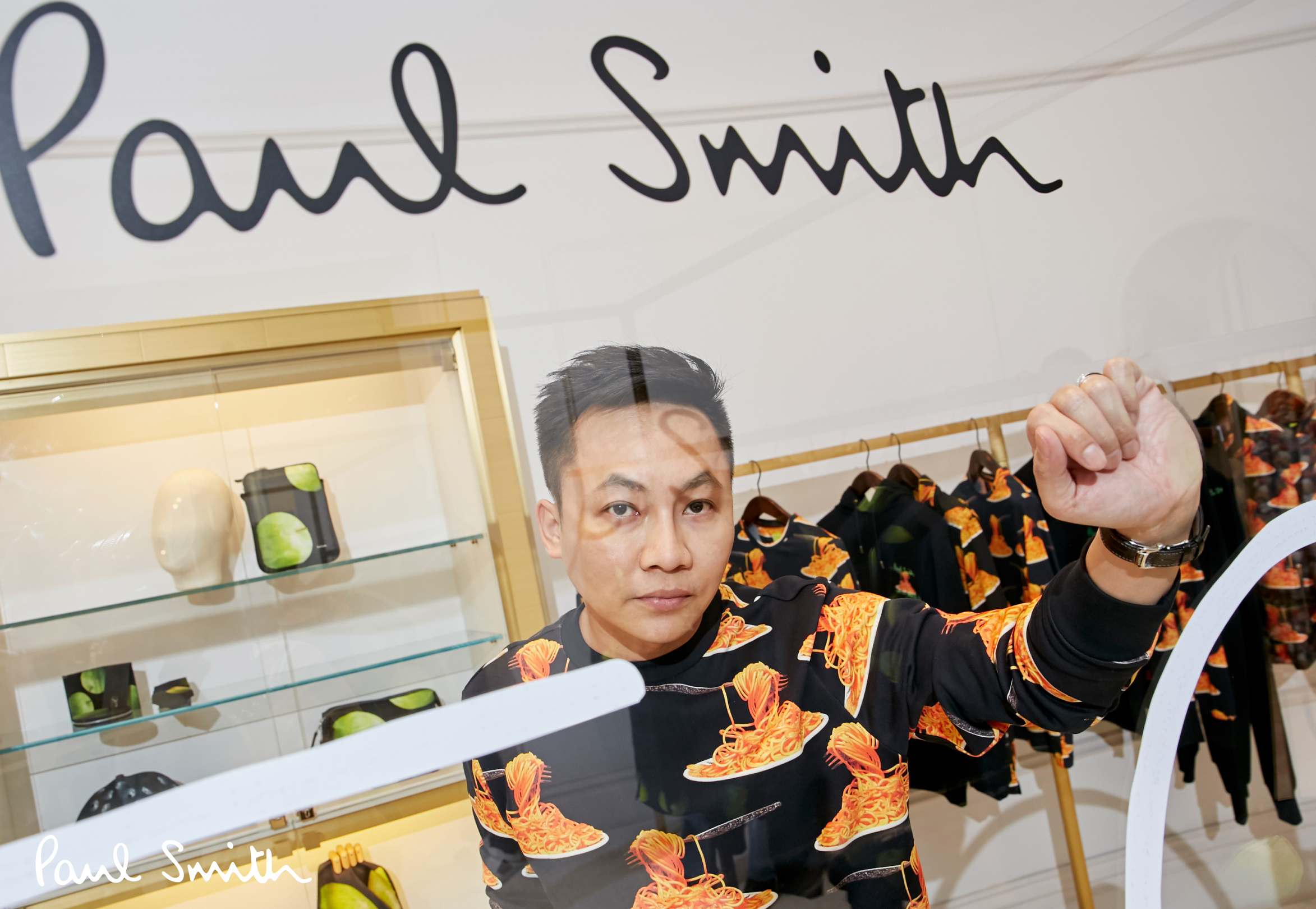 HISOPARTY X Paul Smith เชิญแขกคนพิเศษสัมผัสประสบการณ์เครื่องแต่งกายจาก ‘แคปซูลคอลเลกชั่น’ ฉลองครบรอบ 50 ปี Paul Smith (พอล สมิธ)