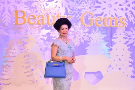 Beauty Gems - ‘White Christmas’ ส่งมอบของขวัญ และคำอวยพร ผ่านแฟชั่นโชว์เครื่องประดับ และอัญมณีฝีมือคนไทย