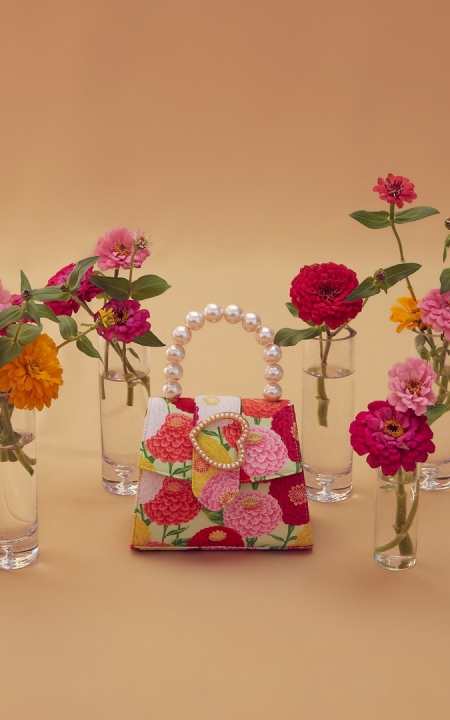 THE UNTOLD FLOWERS คอลเลกชั่น SPRING-SUMMER 2021 จาก SRETSIS