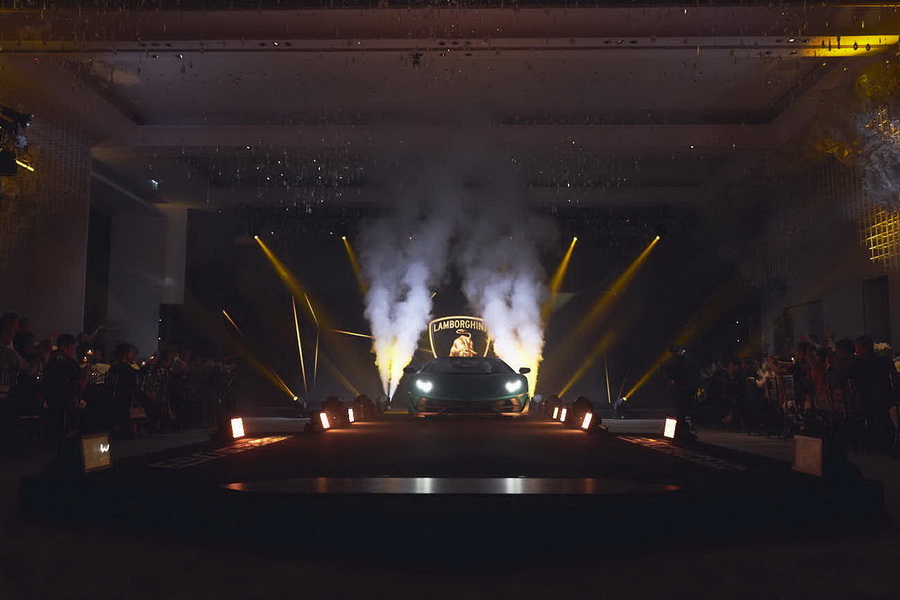 งานฉลองรับรถ Aventador SVJ Roadster 63