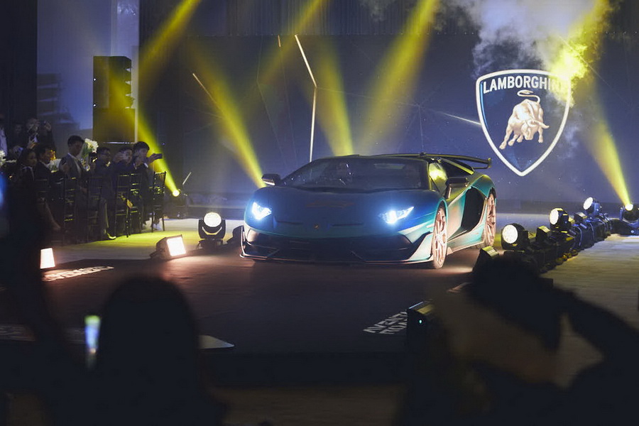 งานฉลองรับรถ Aventador SVJ Roadster 63