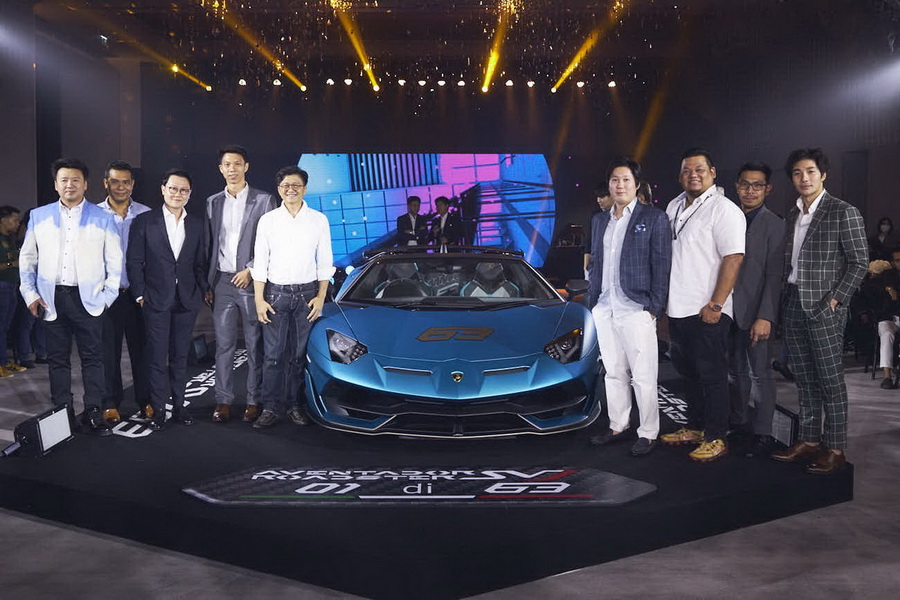 งานฉลองรับรถ Aventador SVJ Roadster 63