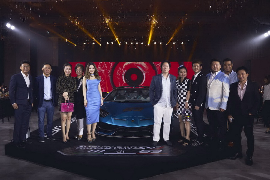 งานฉลองรับรถ Aventador SVJ Roadster 63