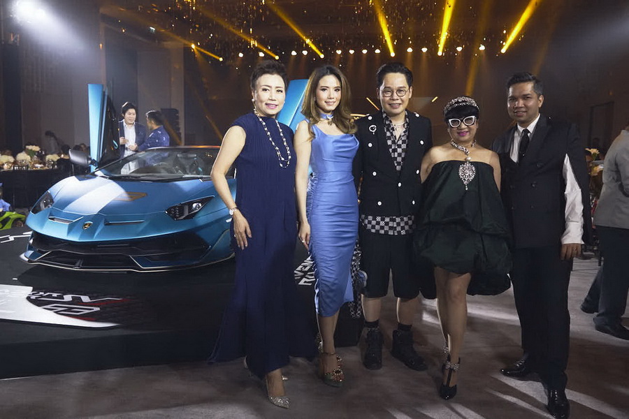 งานฉลองรับรถ Aventador SVJ Roadster 63