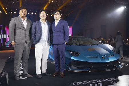 งานฉลองรับรถ Aventador SVJ Roadster 63