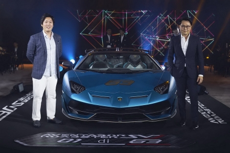 งานฉลองรับรถ Aventador SVJ Roadster 63