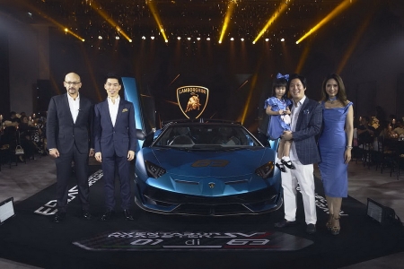 งานฉลองรับรถ Aventador SVJ Roadster 63