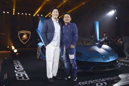 งานฉลองรับรถ Aventador SVJ Roadster 63