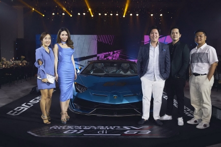 งานฉลองรับรถ Aventador SVJ Roadster 63