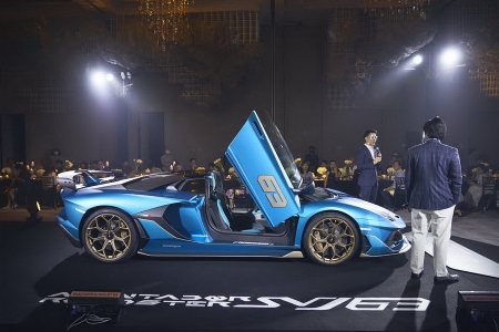 งานฉลองรับรถ Aventador SVJ Roadster 63