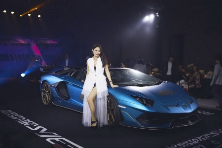 งานฉลองรับรถ Aventador SVJ Roadster 63