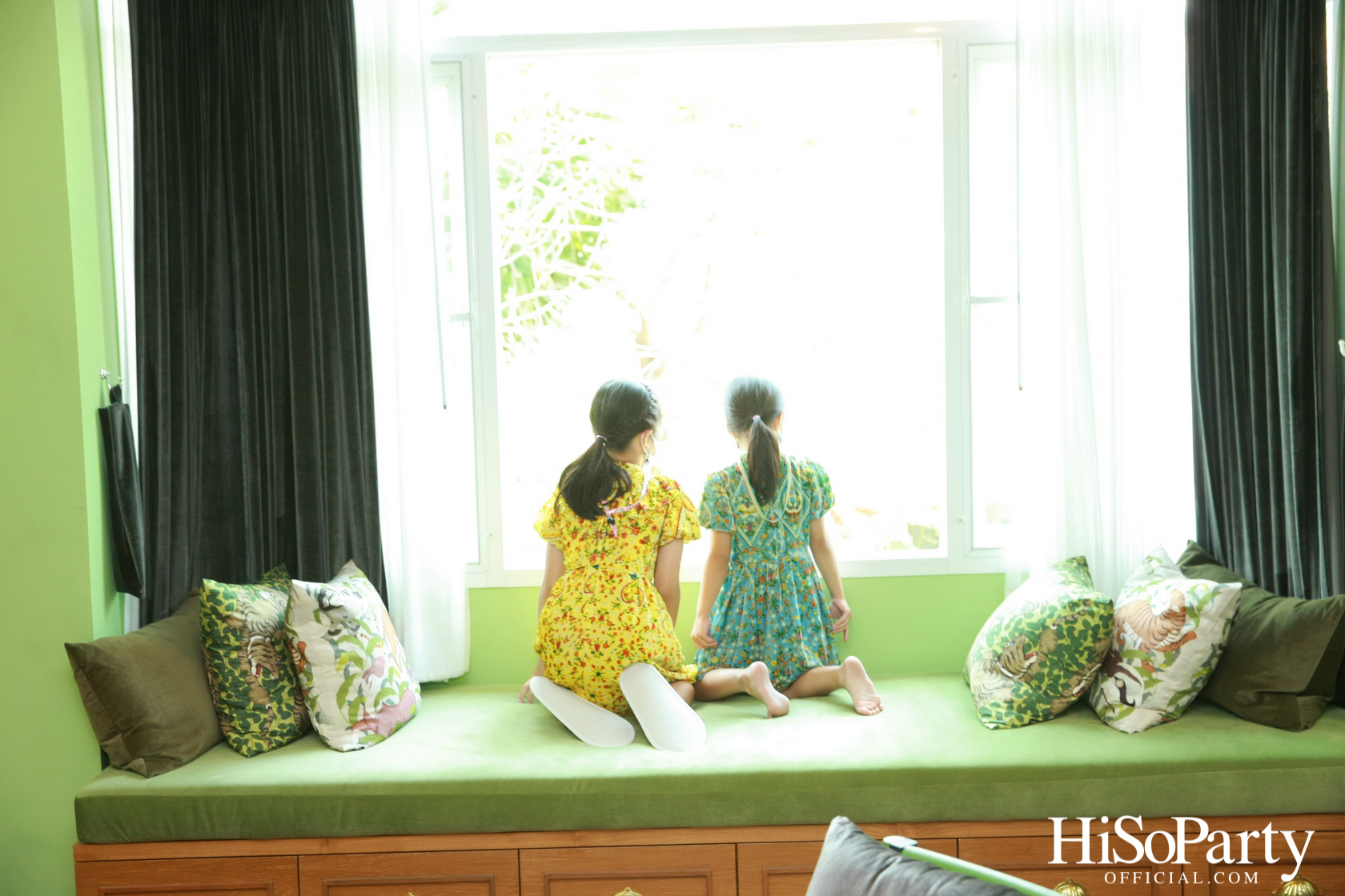 NICHADA x SRETSIS ‘Troppical Magick Villa’