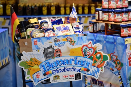 ท็อปส์ และ เซ็นทรัล ฟู้ด ฮอลล์  ฉลองเทศกาล OKTOBERFEST