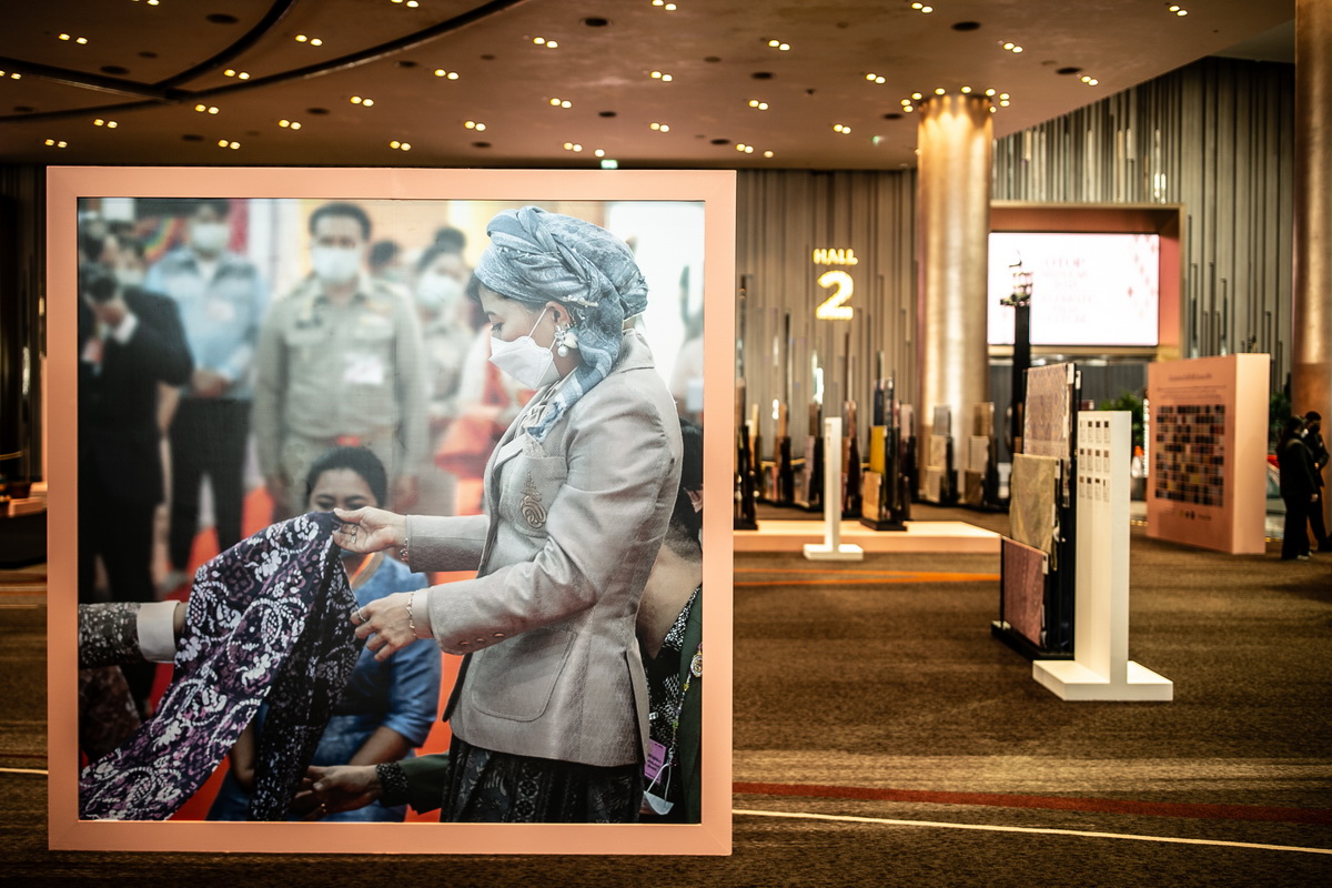 เจ้าฟ้าหญิงสิริวัณณวรีฯ พระราชทานรางวัลผู้ชนะการประกวดผ้าลายพระราชทาน ‘ผ้าลายขอเจ้าฟ้าสิริวัณณวรีฯ’ เพื่ออนุรักษ์และต่อยอดผ้าไทยสู่สากล