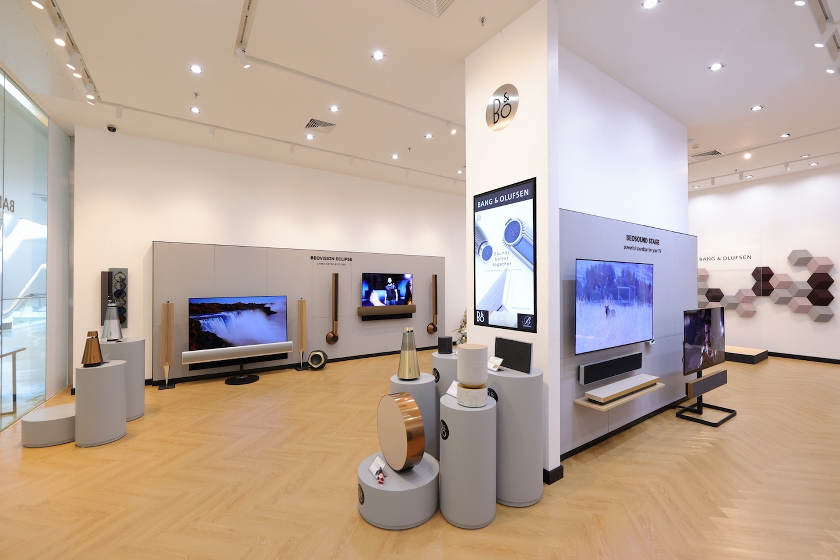 งานเปิดตัวสโตร์แห่งใหม่ล่าสุด ของ Bang & Olufsen  ณ เซ็นทรัลเอ็มบาสซี่