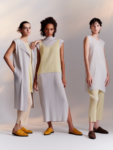 PLEATS PLEASE ISSEY MIYAKE คอลเลกชั่นฤดูใบไม้ผลิ ฤดูร้อน 2022