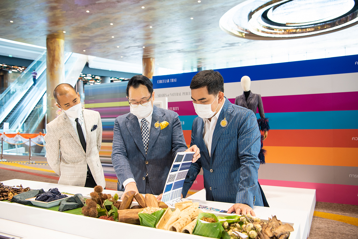 เจ้าฟ้าหญิงสิริวัณณวรีฯ ทรงเปิดงาน THAI TEXTILES TREND BOOK Autumn/Winter 2022-2023