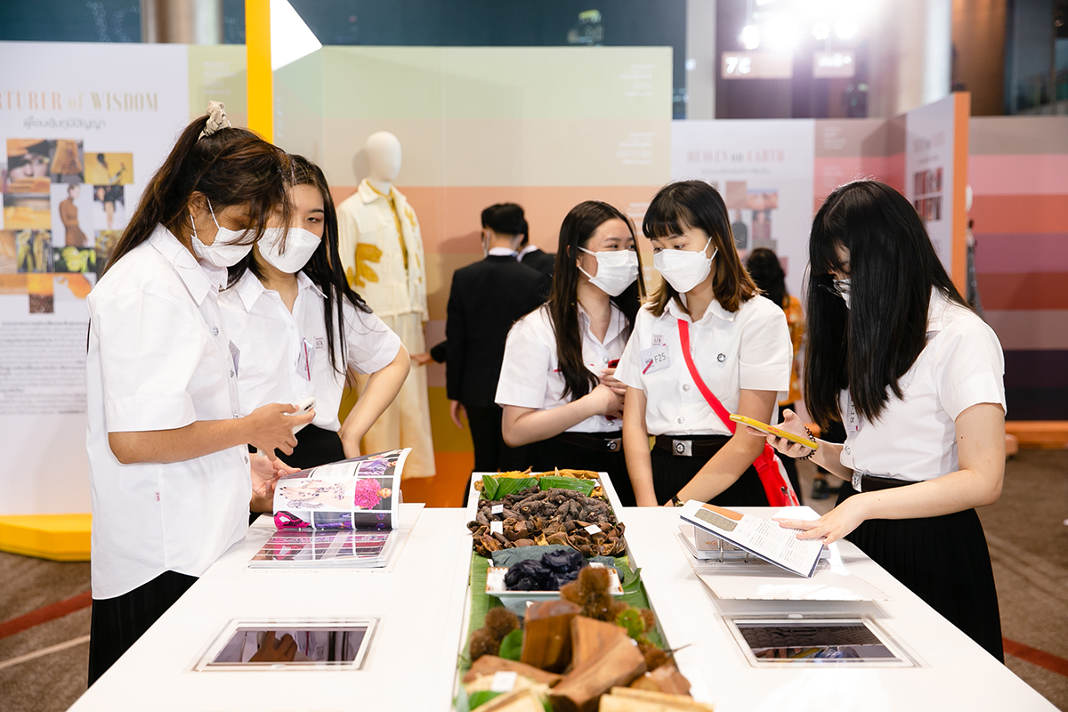 เจ้าฟ้าหญิงสิริวัณณวรีฯ ทรงเปิดงาน THAI TEXTILES TREND BOOK Autumn/Winter 2022-2023