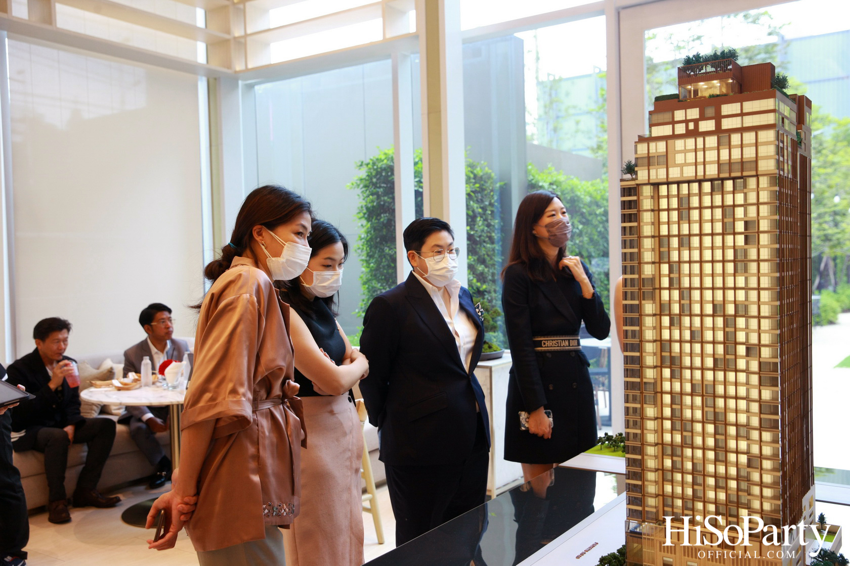 HiSoParty  x 125 SATHORN