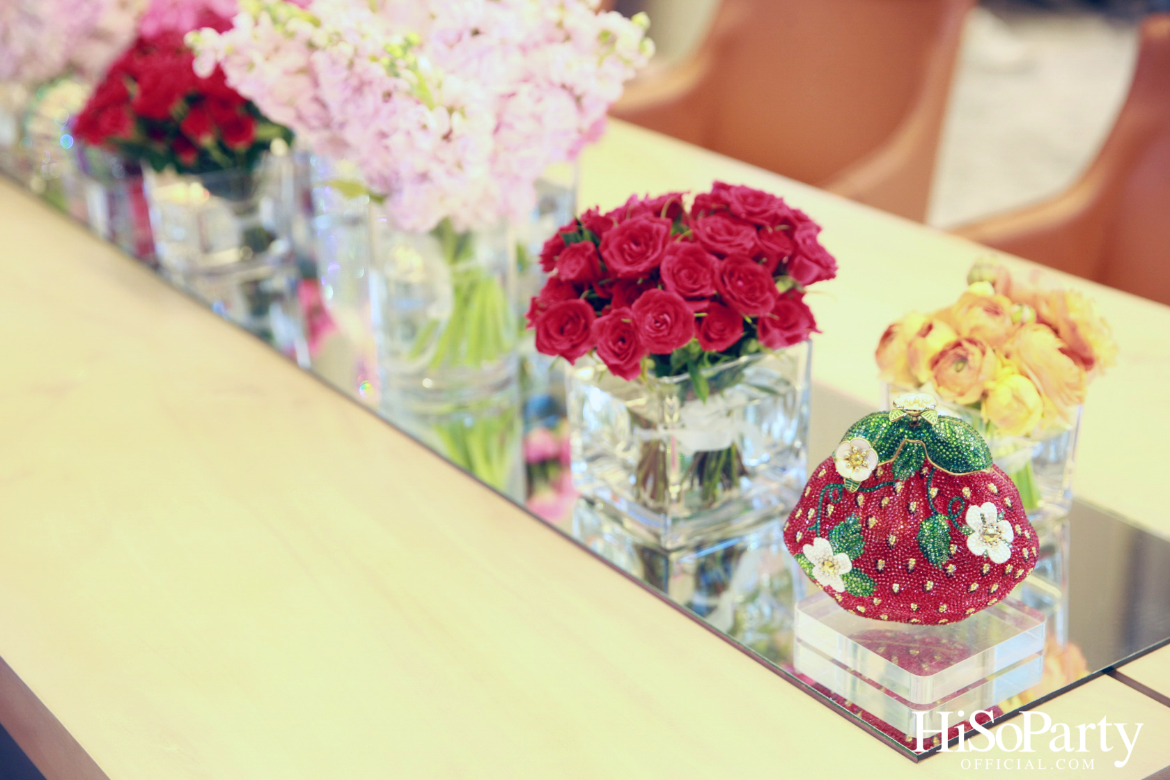 HiSoParty  x 125 SATHORN