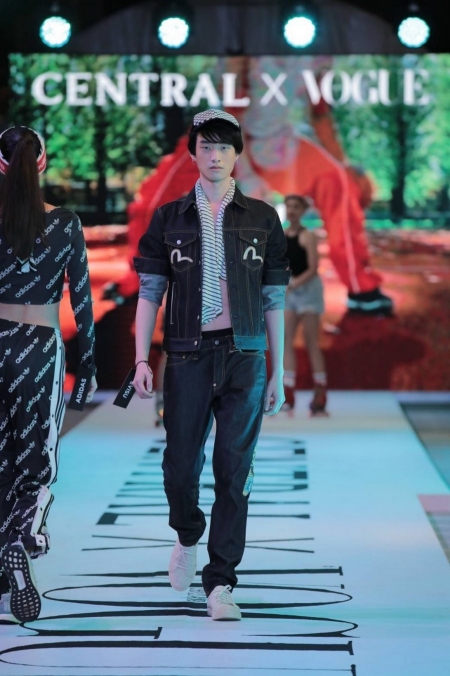 Central X Vogue Summer in The City Fashion Show แฟชั่นโชว์สุดอลังการ ใจกลางเมือง