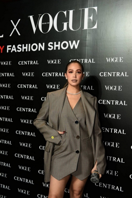Central X Vogue Summer in The City Fashion Show แฟชั่นโชว์สุดอลังการ ใจกลางเมือง