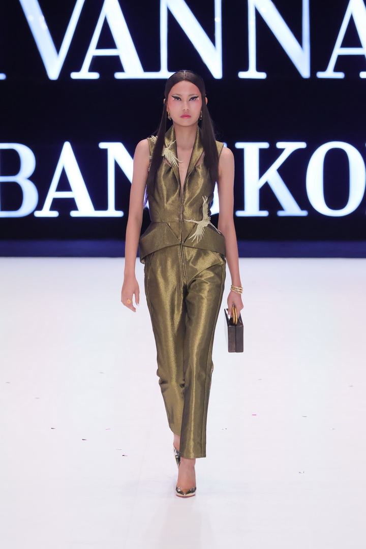 สมเด็จพระเจ้าลูกเธอ เจ้าฟ้าสิริวัณณวรี นารีรัตนราชกัญญา ทรงเผยโฉมคอลเลกชั่นทรงออกแบบ สปริง-ซัมเมอร์ 2022 ภายใต้ชื่อ THE RISE OF ASIAN