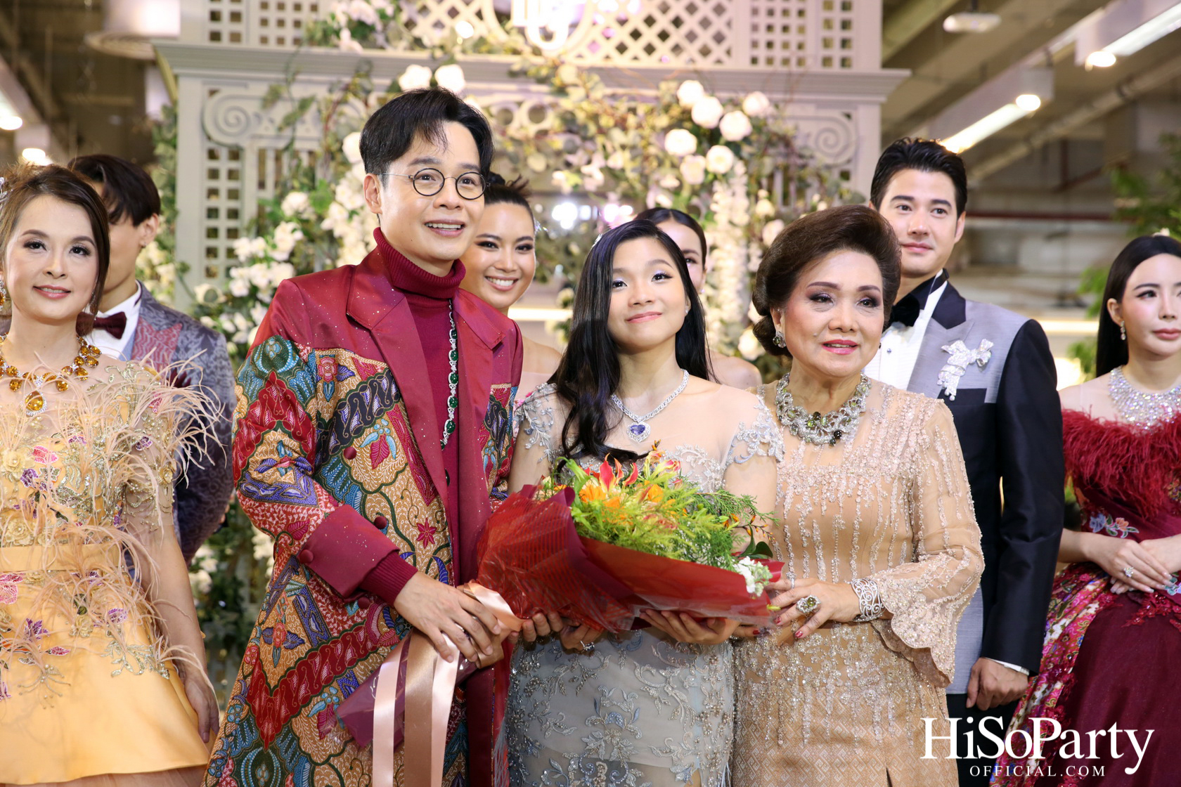 BEAUTY GEMS THE EXTRAVAGANZA OF THAINESS TOGETHER WITH PHLOEN THAI SAMAI NIYOM CLUB
