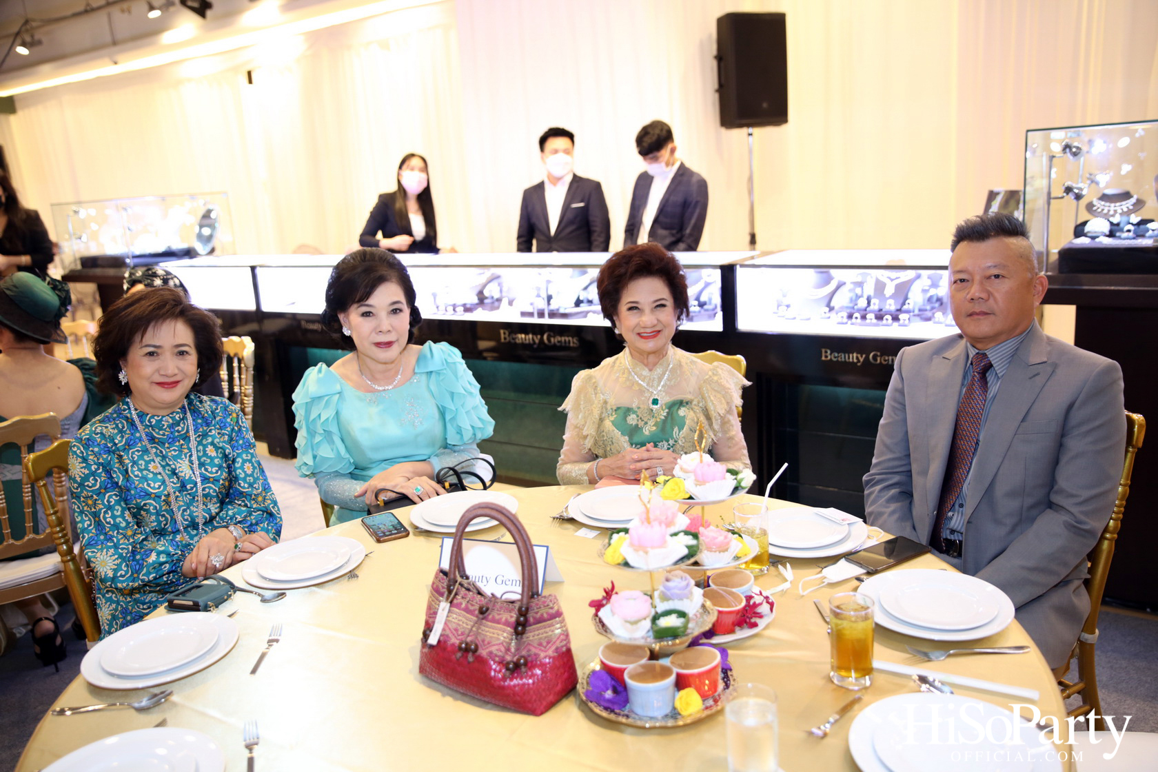 BEAUTY GEMS THE EXTRAVAGANZA OF THAINESS TOGETHER WITH PHLOEN THAI SAMAI NIYOM CLUB