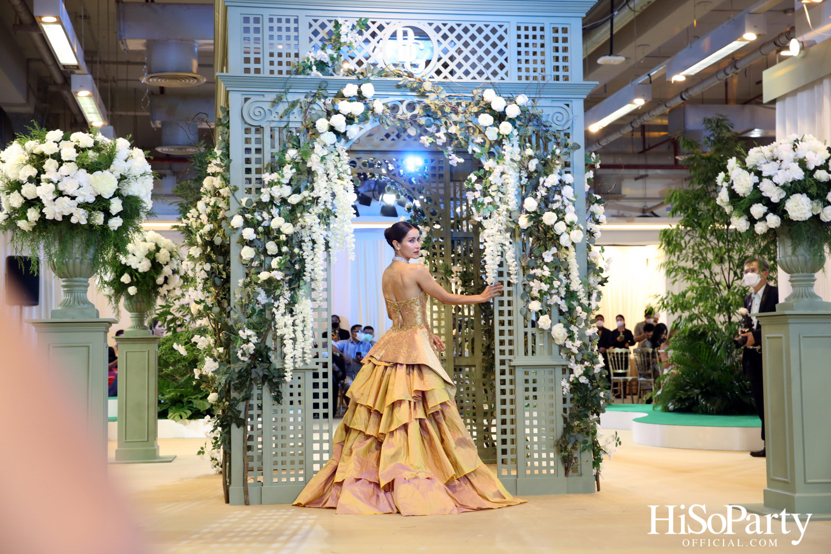 BEAUTY GEMS THE EXTRAVAGANZA OF THAINESS TOGETHER WITH PHLOEN THAI SAMAI NIYOM CLUB