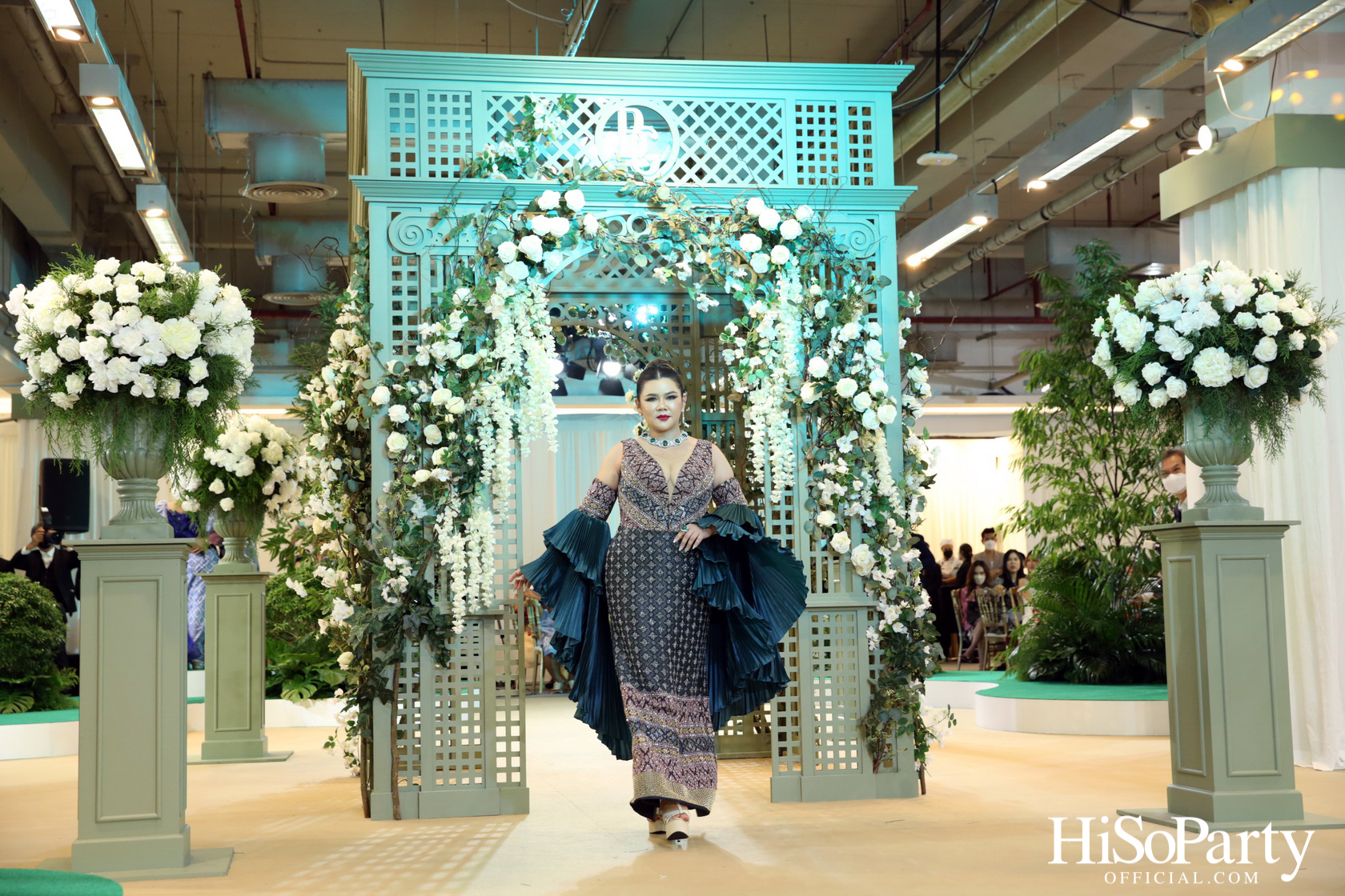 BEAUTY GEMS THE EXTRAVAGANZA OF THAINESS TOGETHER WITH PHLOEN THAI SAMAI NIYOM CLUB