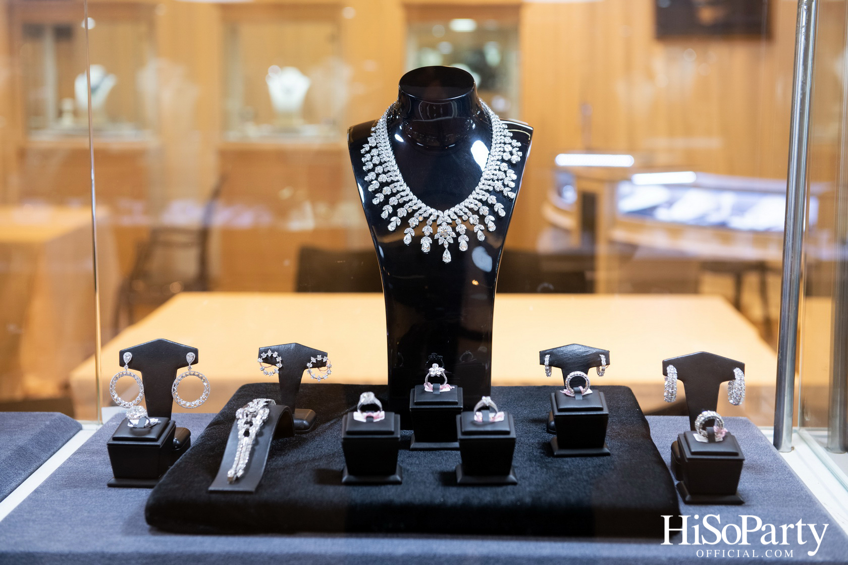 BEAUTY GEMS THE EXTRAVAGANZA OF THAINESS with HiSoParty