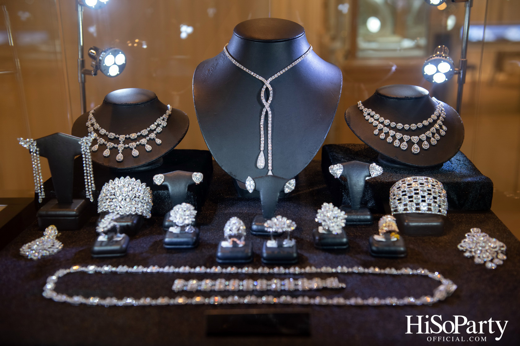 BEAUTY GEMS THE EXTRAVAGANZA OF THAINESS with HiSoParty