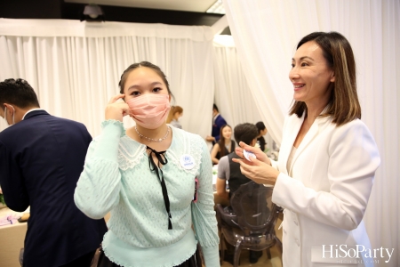 Leading Women Lunch to Help Refugees