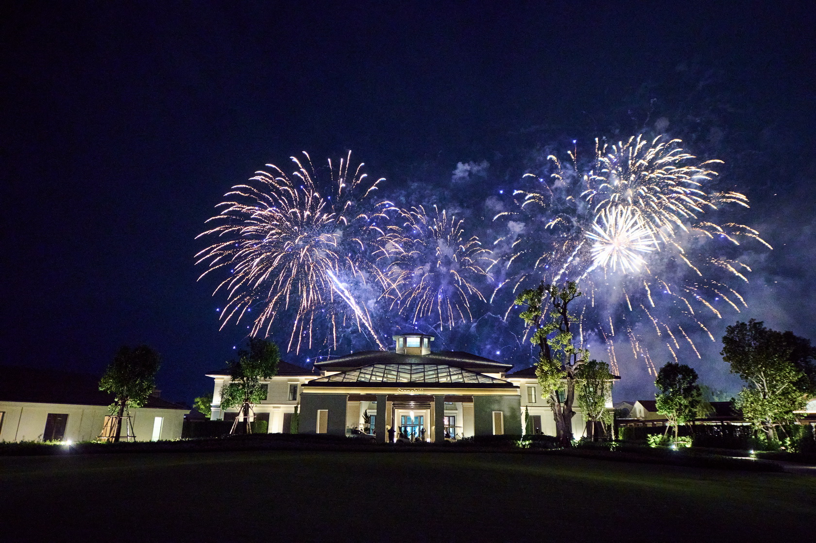 งาน Grand Opening ‘Stonehill’ สุดยอดสนามกอล์ฟที่เต็มไปด้วยจิตวิญญาณของผู้ก่อตั้ง สารัชถ์ รัตนาวะดี และ สาริศ รัตนาวะดี และผู้มาเยือน