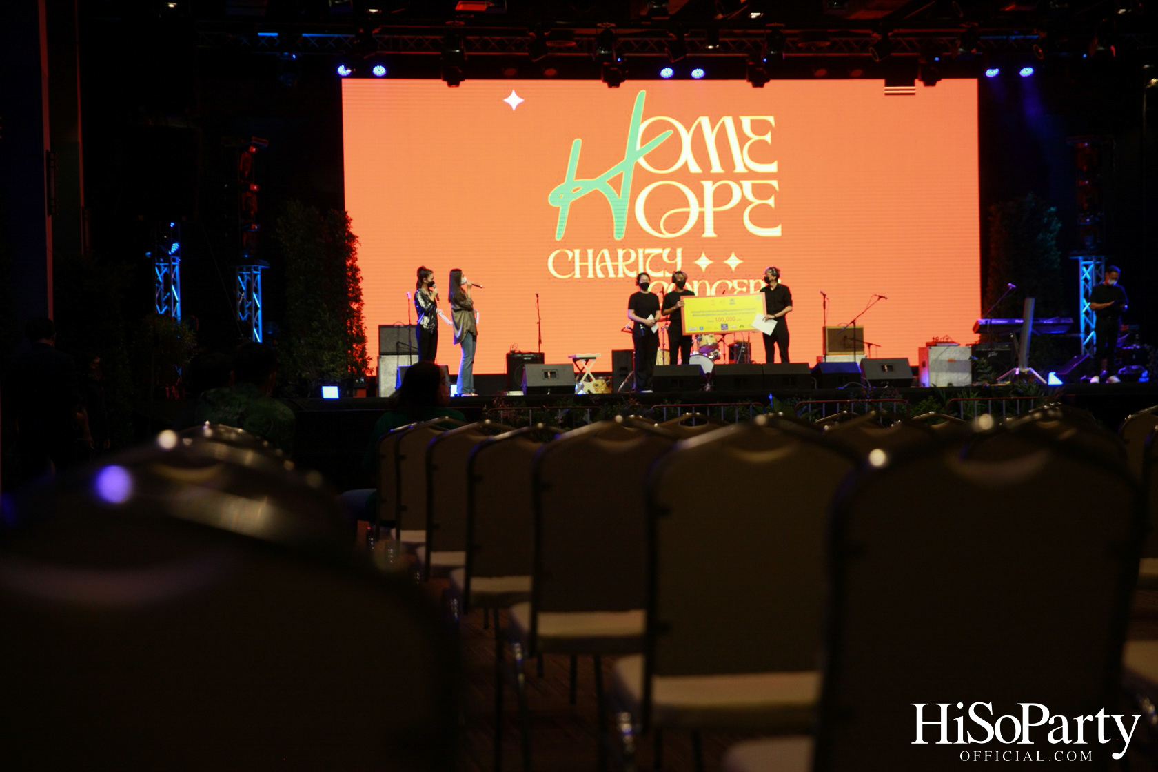 ‘Home Hope Charity Concert’ คอนเซ็ปต์ Net Zero Carbon Footprint Concert for Climate Refugees โดย พราว ธนวิสุทธิ์ และ ติณณ์ ตติยมณีกุล