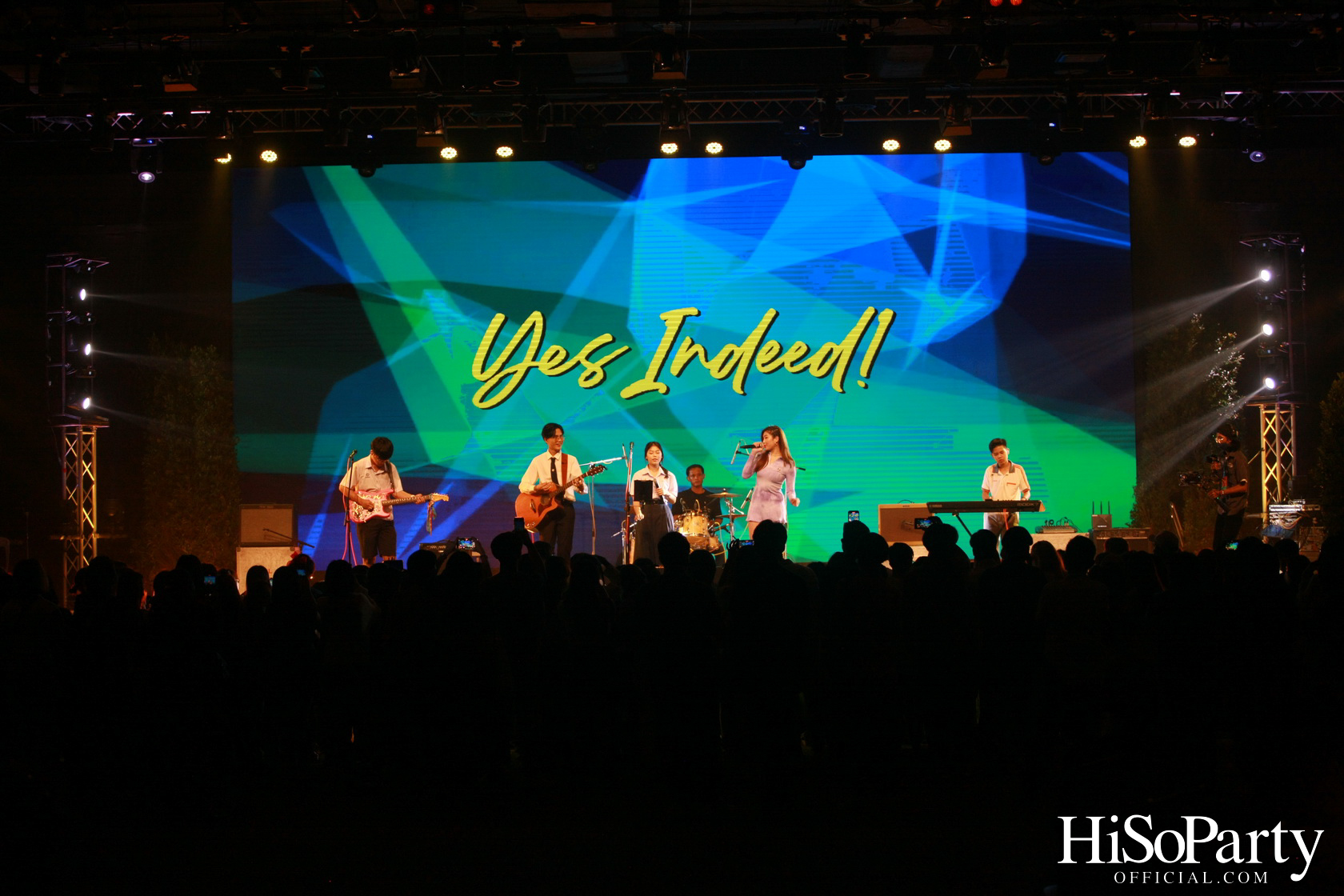 ‘Home Hope Charity Concert’ คอนเซ็ปต์ Net Zero Carbon Footprint Concert for Climate Refugees โดย พราว ธนวิสุทธิ์ และ ติณณ์ ตติยมณีกุล