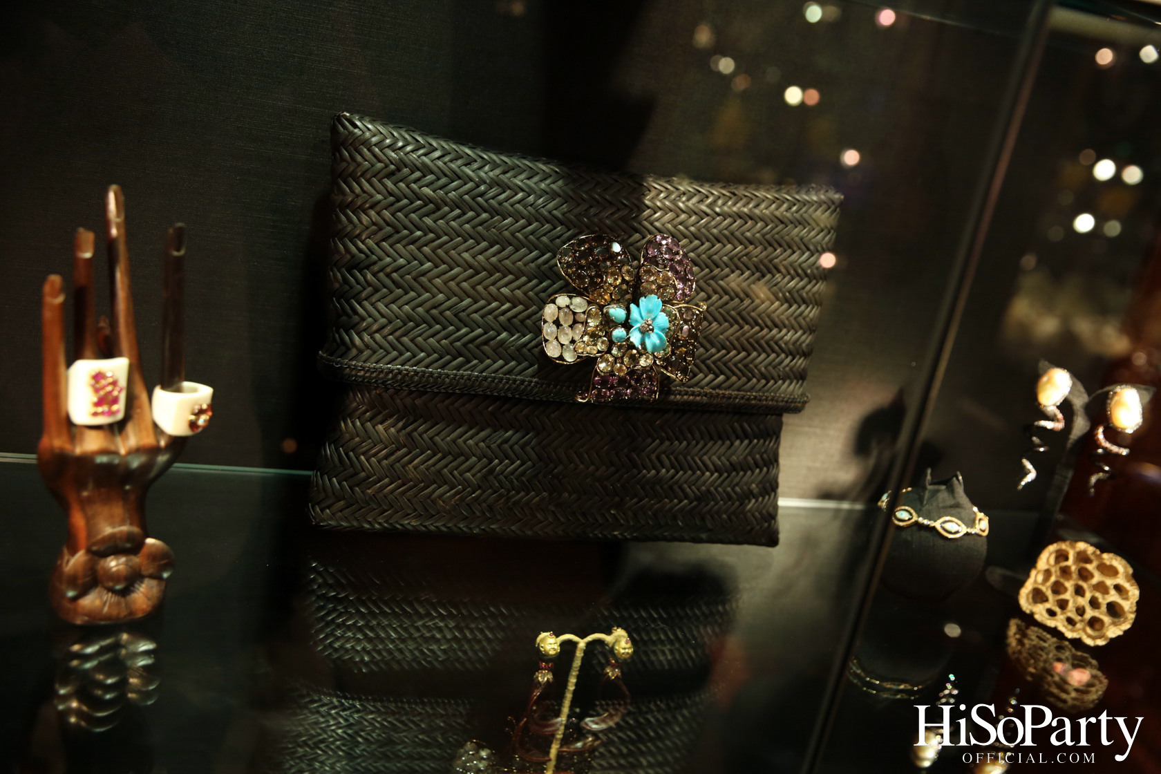 Lotus Arts de Vivre - ‘A Moment of Giving’