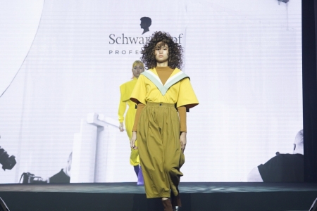 Schwarzkopf Professional นำ 2 แฮร์กูรูระดับโลก มาเผยเทรนด์ผมสีสันแห่งฤดูกาล ในงาน Essential Look 2:2022 Autumn/Winter Collection