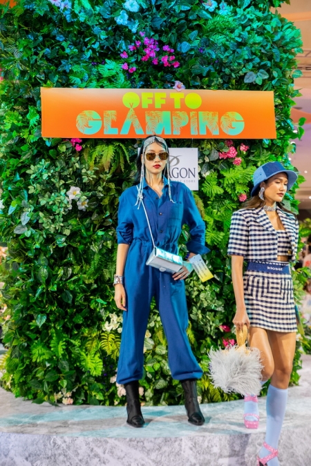 WOMEN’S FASHION OFF TO GLAMPING 2022