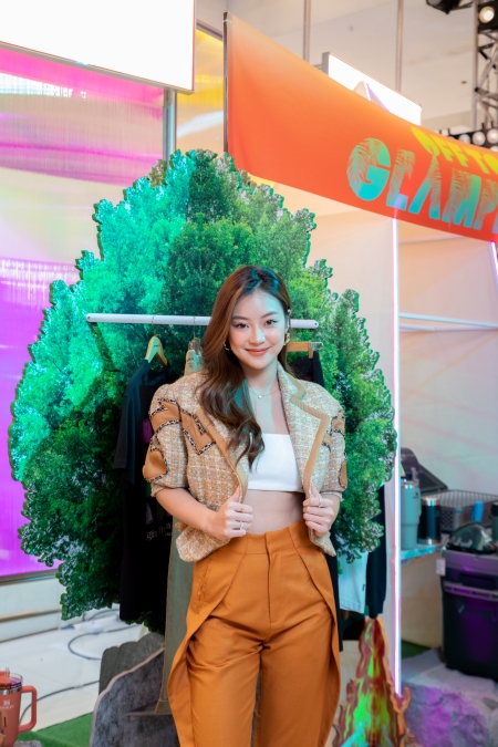 WOMEN’S FASHION OFF TO GLAMPING 2022