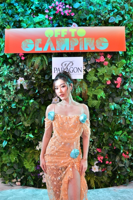 WOMEN’S FASHION OFF TO GLAMPING 2022