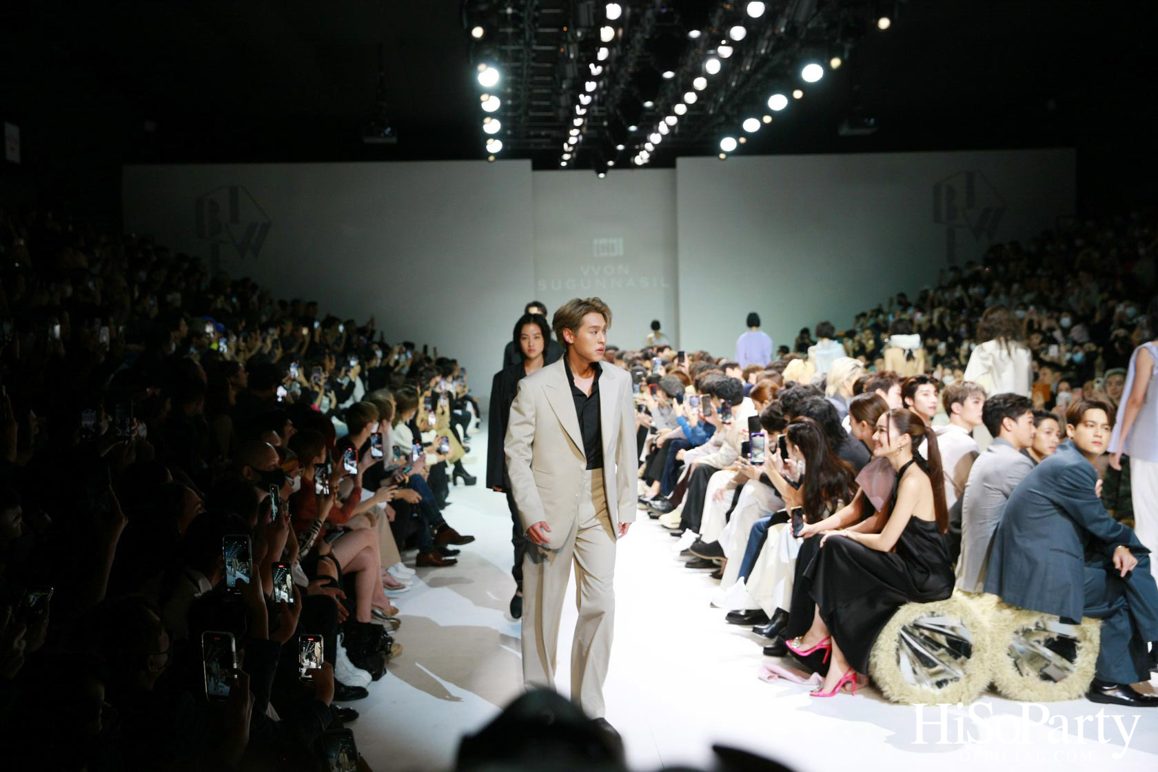 VVON SUGUNNASIL @Siam Paragon Bangkok International Fashion Week 2022 (BIFW2022)