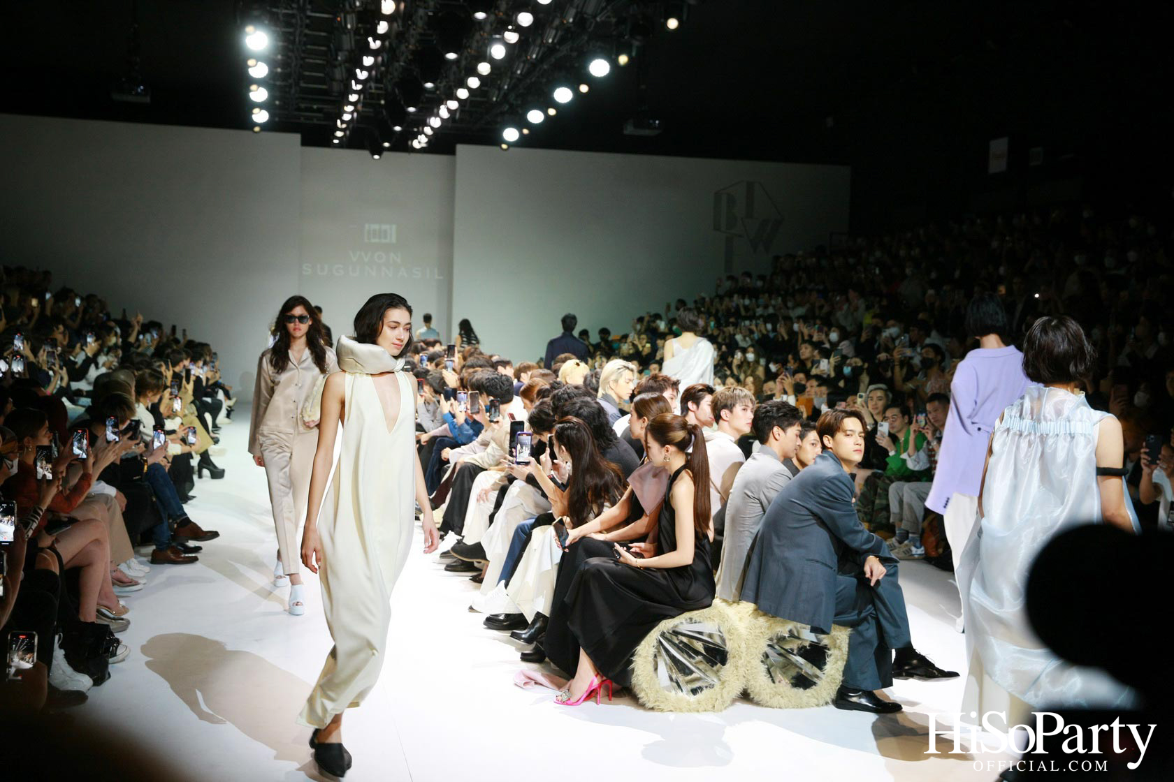VVON SUGUNNASIL @Siam Paragon Bangkok International Fashion Week 2022 (BIFW2022)