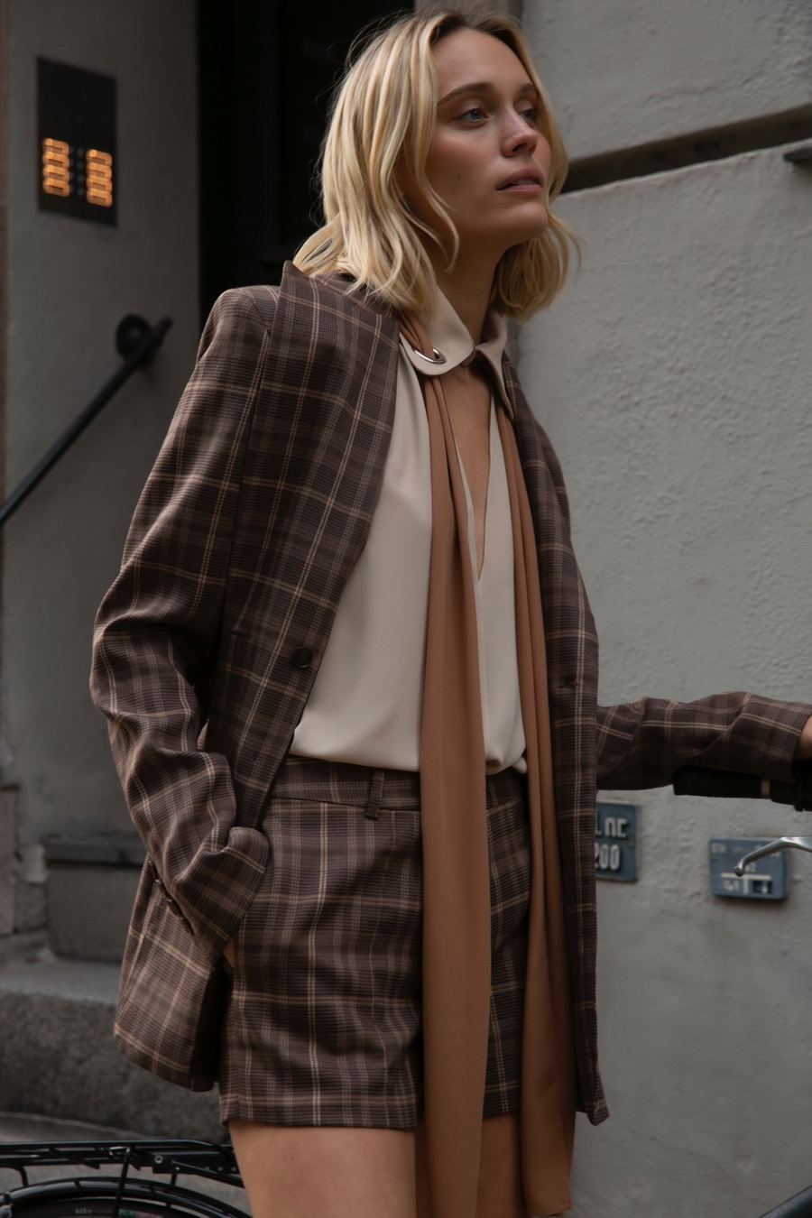 URBANITE คอลเลกชั่นฟอลล์/วินเทอร์ 2022 จาก CANITT แบรนด์เสื้อผ้าสตรีสุดหรู 