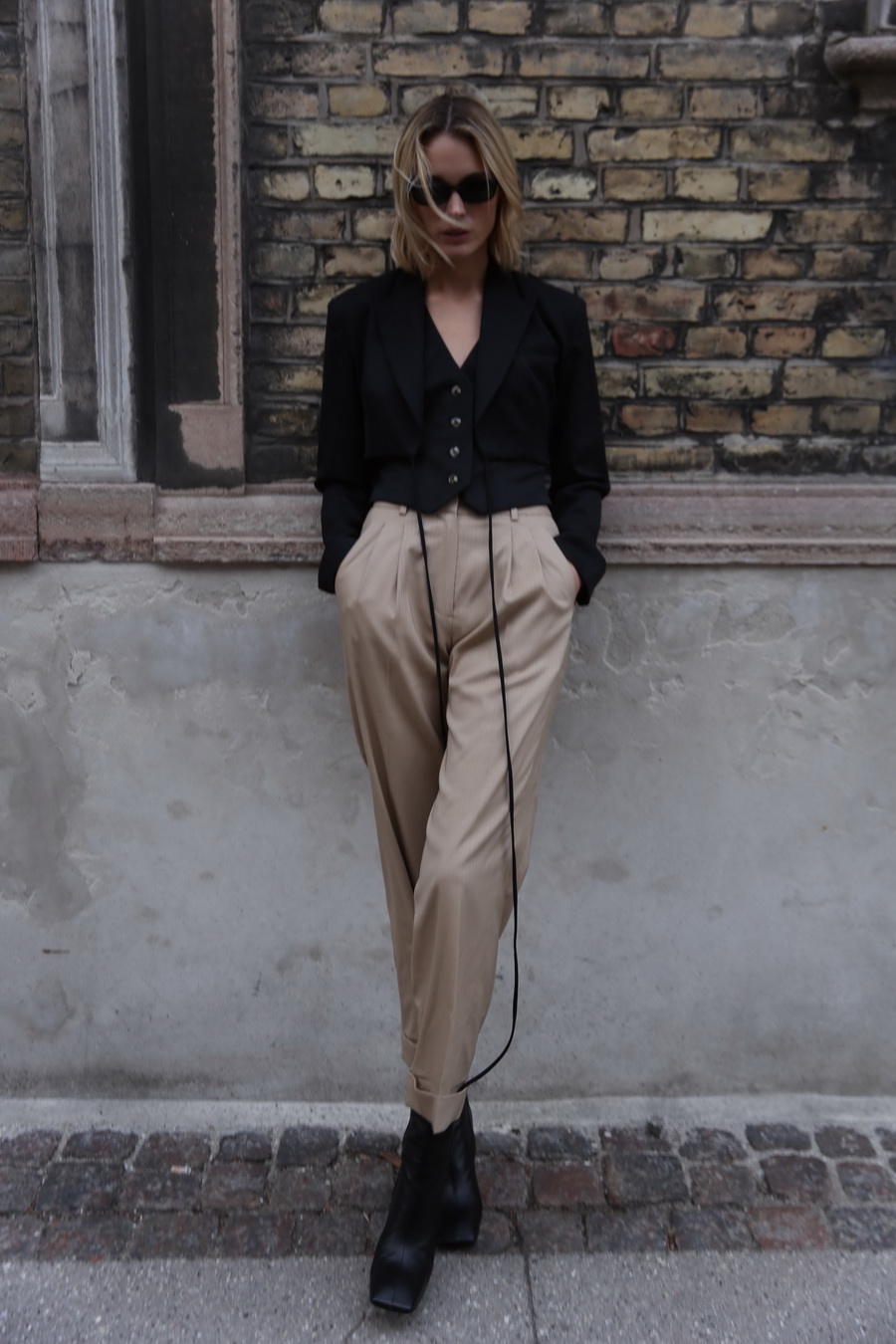 URBANITE คอลเลกชั่นฟอลล์/วินเทอร์ 2022 จาก CANITT แบรนด์เสื้อผ้าสตรีสุดหรู 