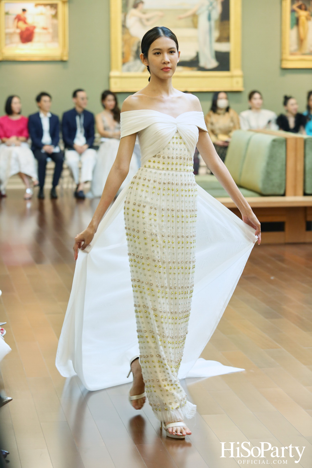 แฟชั่นโชว์อวดโฉมคอลเลกชั่นกูตูร์จากแบรนด์ L'Astelle